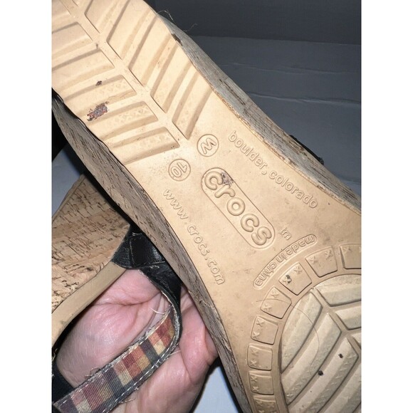 Crocs Sandals Womens size 10 Leigh Wedge Strappy Black Leather Cork open toe - Picture 4 of 9